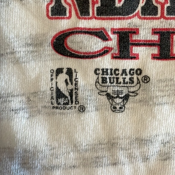 VINTAGE Bulls Championship Shirt - Picture 4 of 5
